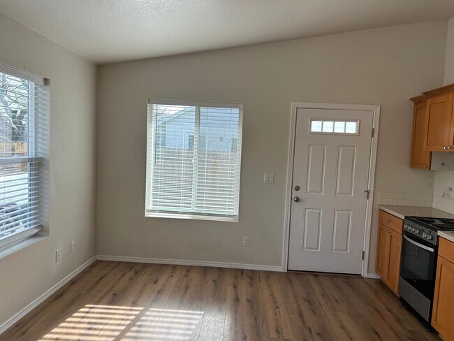 Foto del edificio - 550 A G St