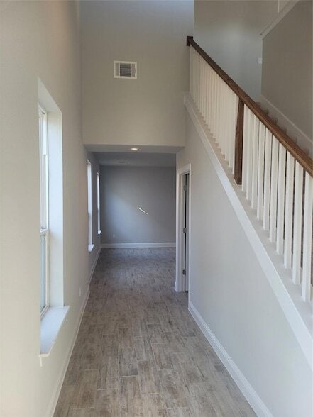 Building Photo - 120 Free Stone Dr