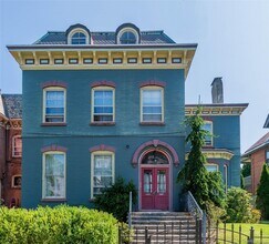 Building Photo - 266 Grand St