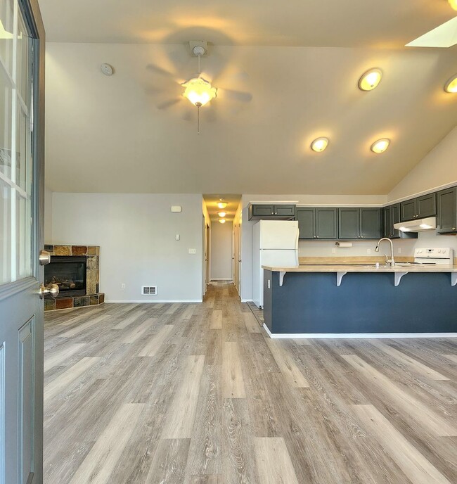 Building Photo - 3 Bedroom 2 Bath Home in Arlington