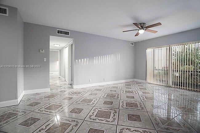 Foto del edificio - 2926 NW 55th Ave  1B Lauderhill Fl 33313