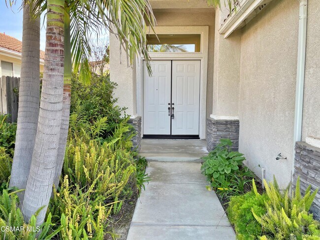 Building Photo - 518 Avenida Valencia