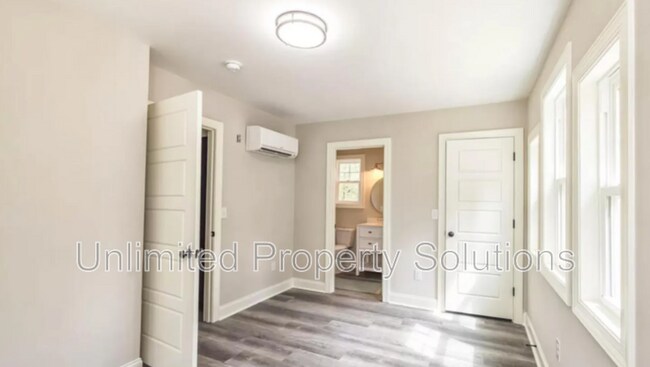 Foto del edificio - 70 Arlene Dr