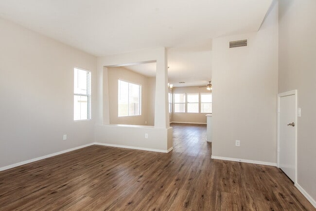 Building Photo - 3929 W Irwin Ave