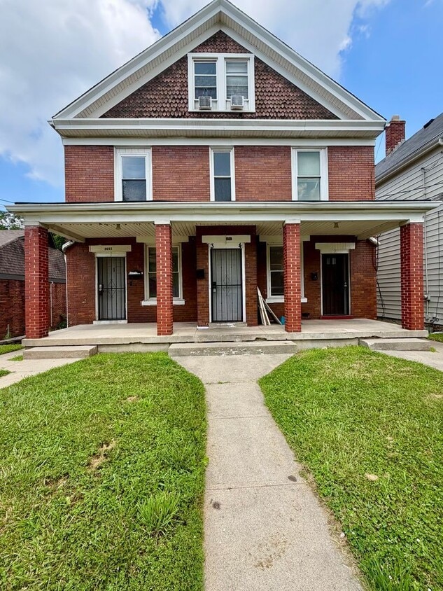 Photo - 3055 Mathers Street