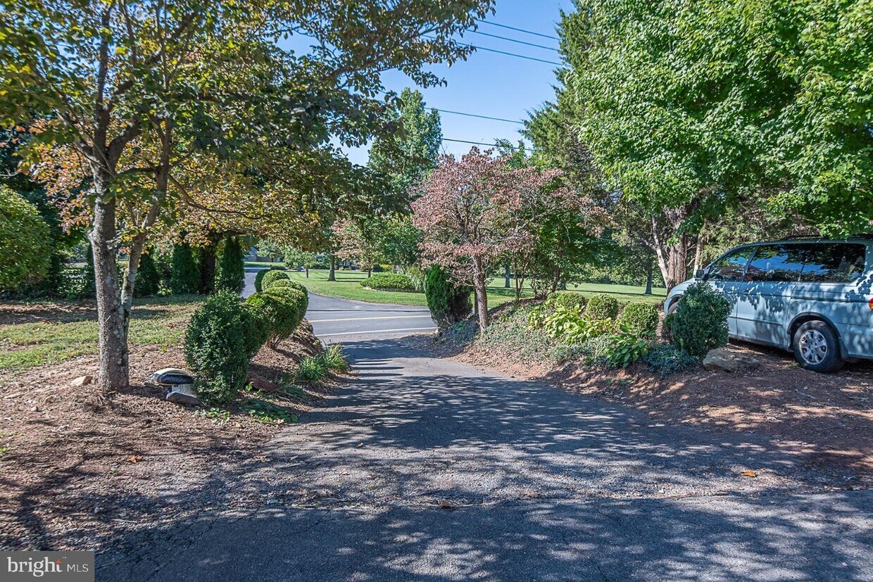 18940 Harmony Church Rd, Leesburg, VA 20175 House Rental in Leesburg