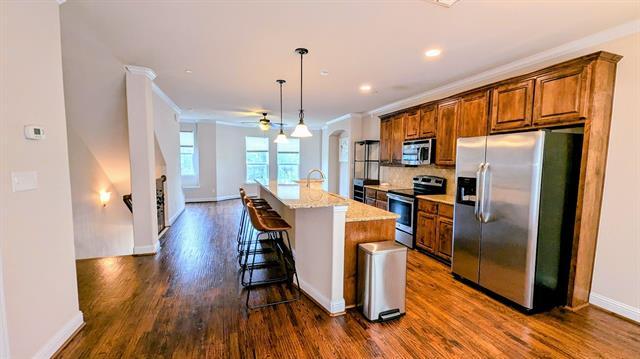 Foto del edificio - 2500 Rockbrook Dr