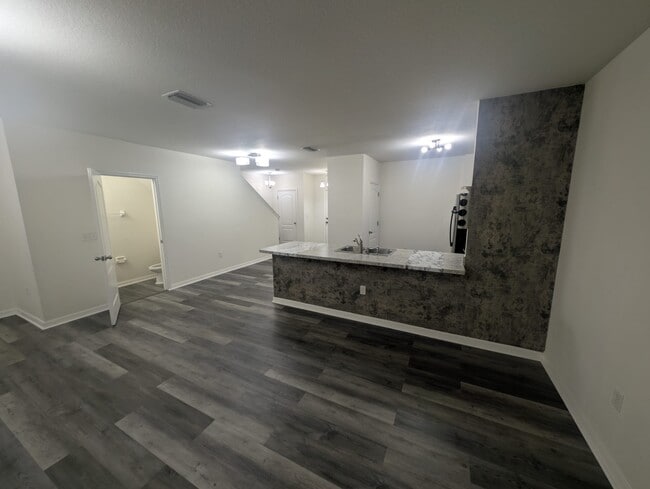 Building Photo - 9710 Hound Chase Dr