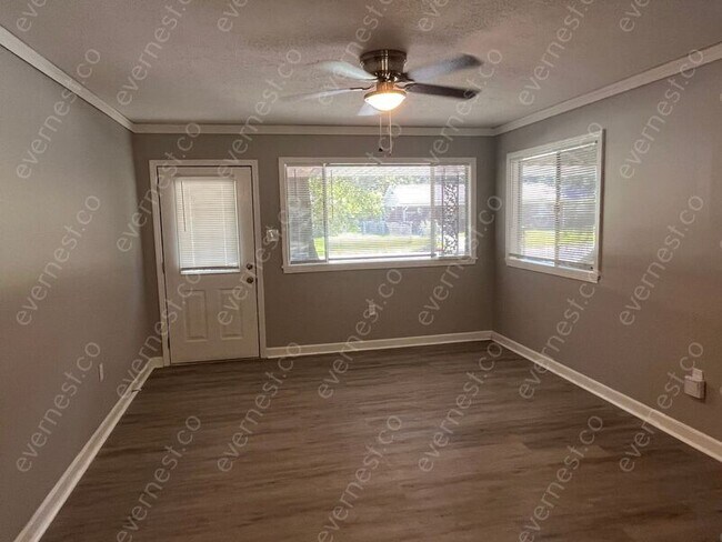 Foto del edificio - 2618 Burma Dr