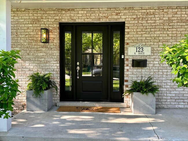 Foto del edificio - 123 W North St