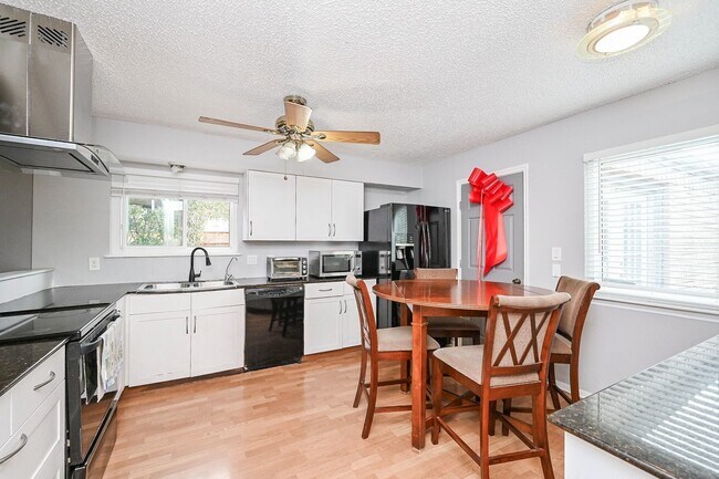 Foto del edificio - 13102 Richmond Ave