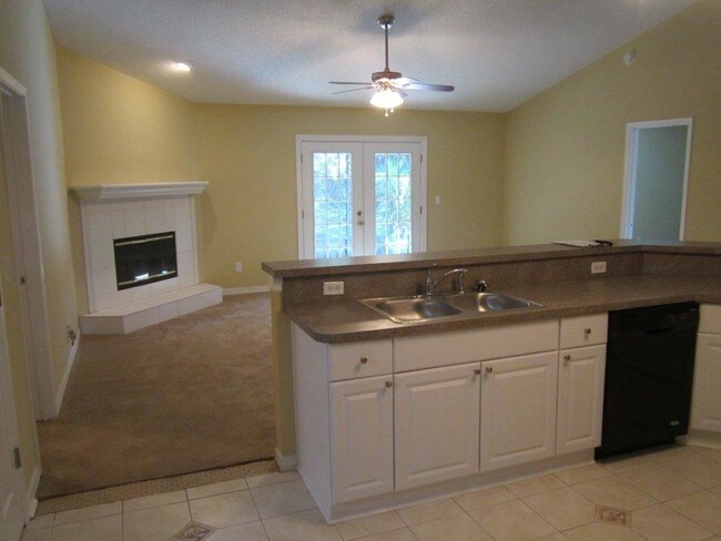Foto del edificio - 691 Fruit Cove Forest Rd E