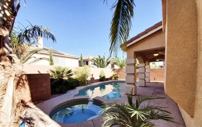 Building Photo - Southern Highlands Pool and Spa-Guard Gated