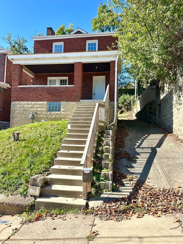 Updated 3 Bedroom, 1 Bath Home on a Quiet ... - Updated 3 Bedroom, 1 Bath Home on a Quiet ...