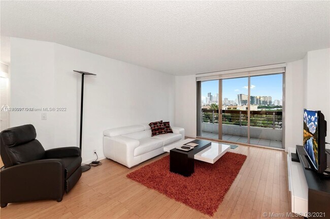 Foto del edificio - 3400 NE 192 St