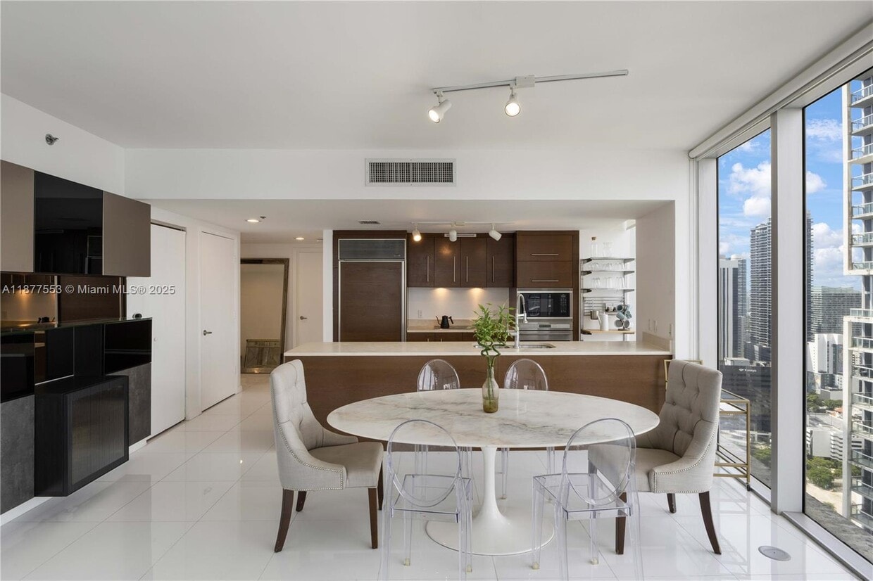 Primary Photo - 475 Brickell Ave