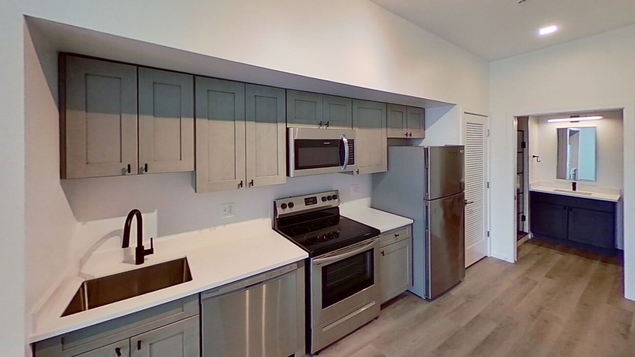 Photo - 725 W Pratt St. Apartments