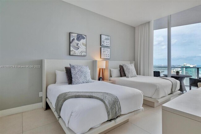 Building Photo - 4111 S Ocean Dr