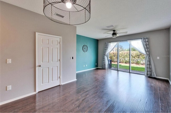 Building Photo - 8842 turnstone Dr