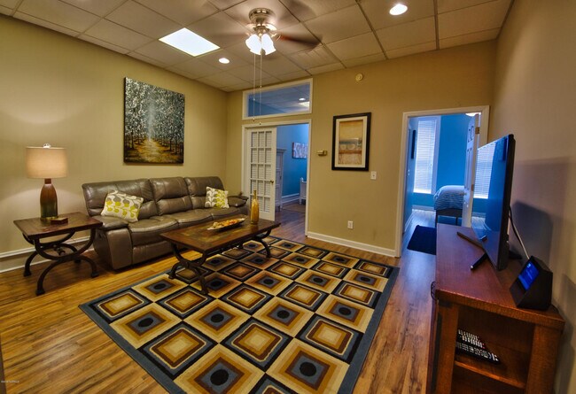 Foto del edificio - 30 N Front St