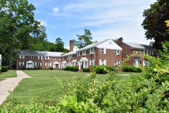 Foto del edificio - Michael Manor Apartment Homes