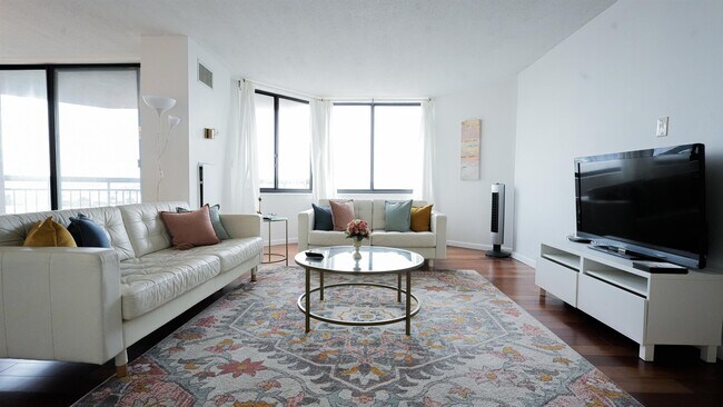 Foto del edificio - 607 Harmon Cove Tower