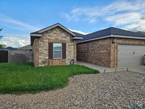 Building Photo - 209 Almond Tree Ln
