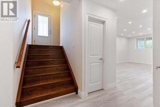 Building Photo - 177 The Queensway S