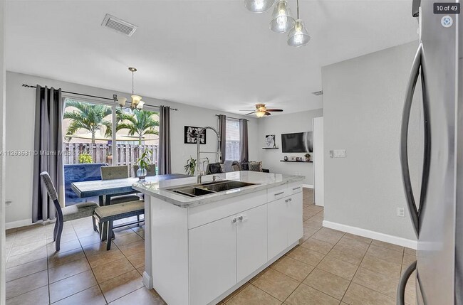 Foto del edificio - 1047 NE 41st Pl