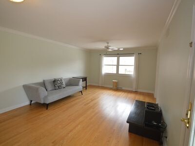 large family room, access to backyard - 920 Sunset Rd