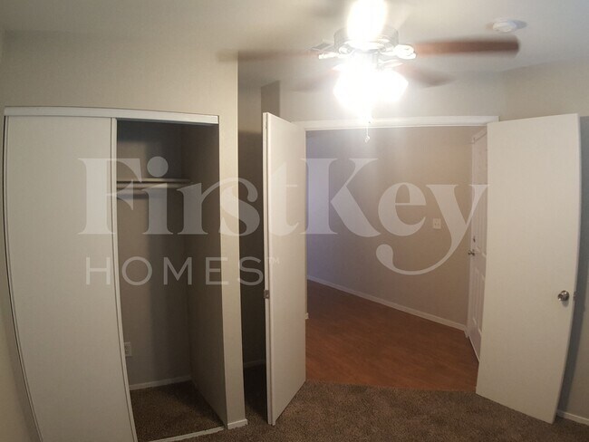 Building Photo - 4941 Drifting Pebble St