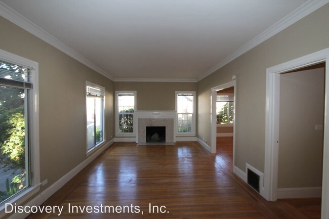 Building Photo - 1 br, 1 bath Apartment - 544 Merritt Avenue