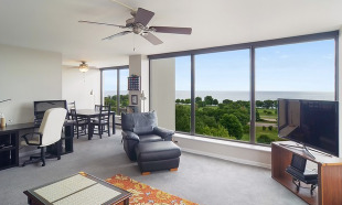 Foto principal - 5445 N Sheridan Rd