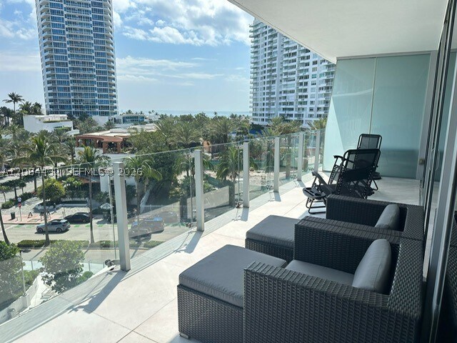 Building Photo - 1 Collins Ave