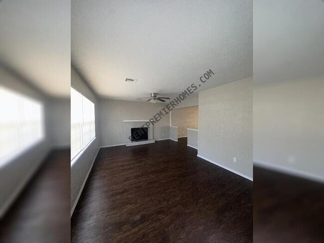 Building Photo - 1112 NW 105th St