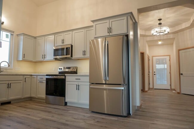 Building Photo - 2668 Princeton Dr