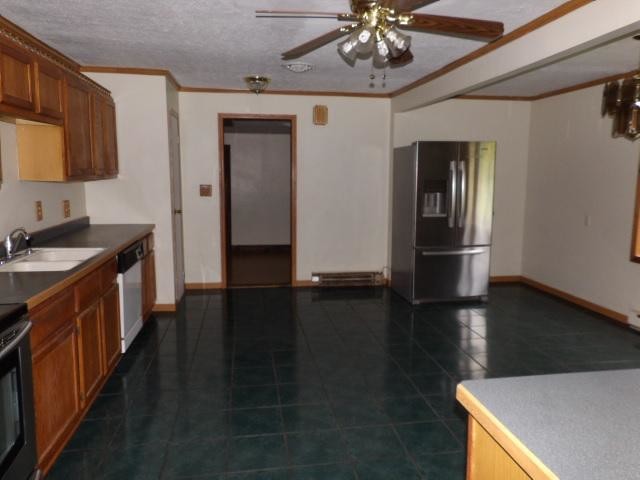 Building Photo - 18066 Hillcrest Dr
