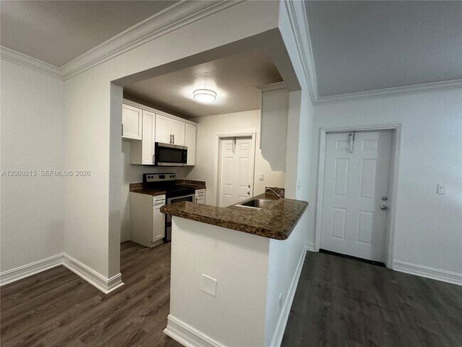 Foto del edificio - 1400 NE 56th St