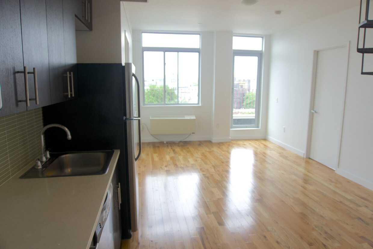 Primary Photo - 184 Noll St