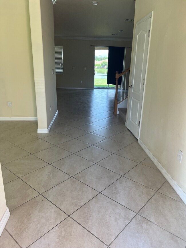 Building Photo - 3576 Valle Santa Cir