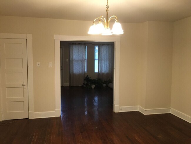 Foto del edificio - Charming Four-Square House in Church Hill w/ Fenced-in yard & tons of walkability