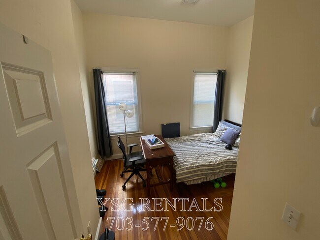 Foto del edificio - 296-302 Western Ave