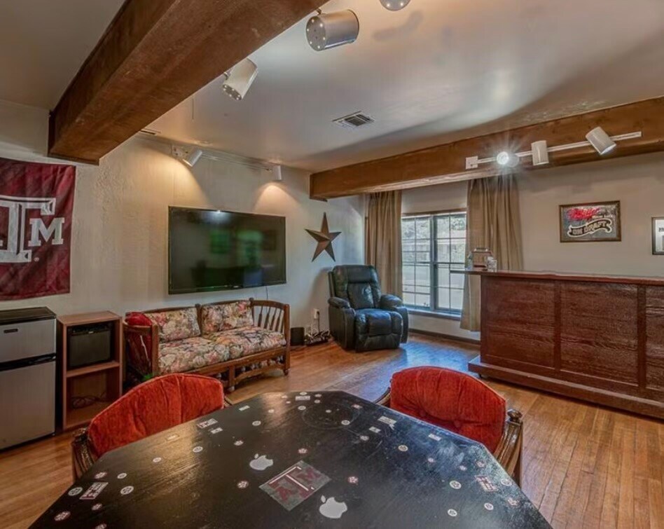 Foto del edificio - 1405 Magnolia Dr