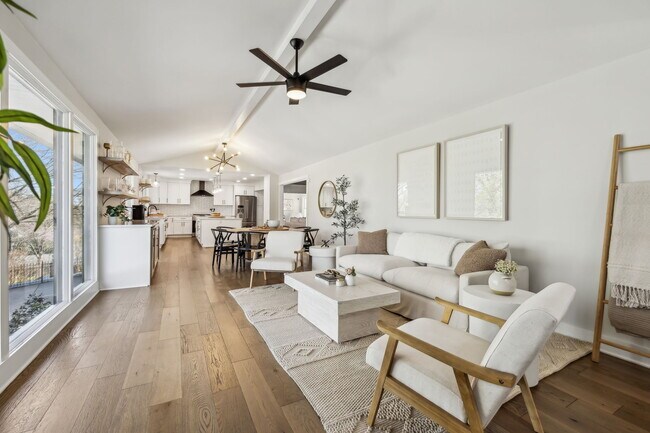 Foto del edificio - 4604 Mountainview Dr