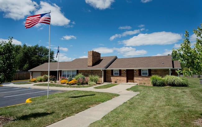 Community Clubhouse - Knoll Ridge Townhomes & Apartments