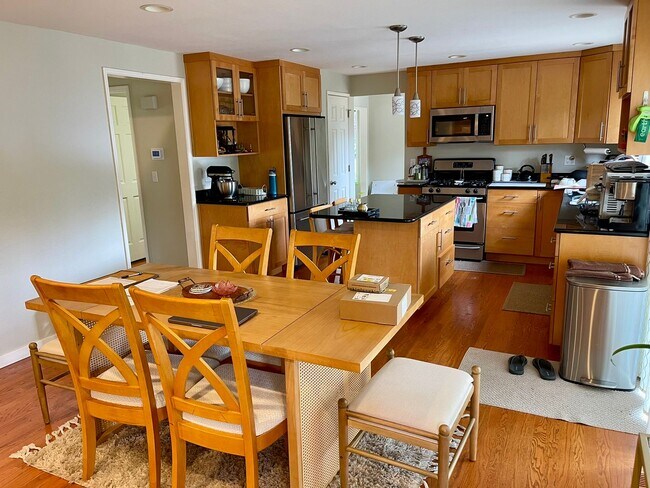 Foto del edificio - 4Bd/2.5Ba Sammamish Home