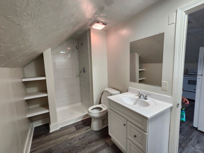 Building Photo - 14 Slater