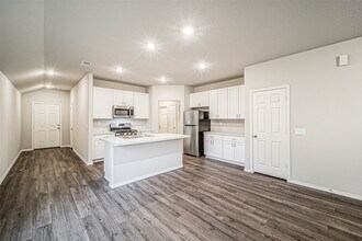 Building Photo - 1903 Brushy Cedar Ct