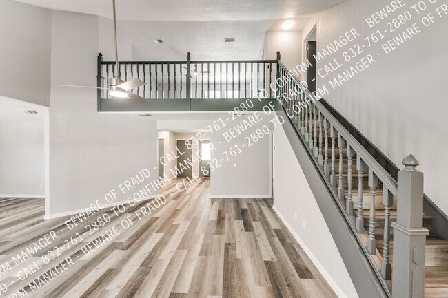 Foto del edificio - 8805 Wood Glen Dr
