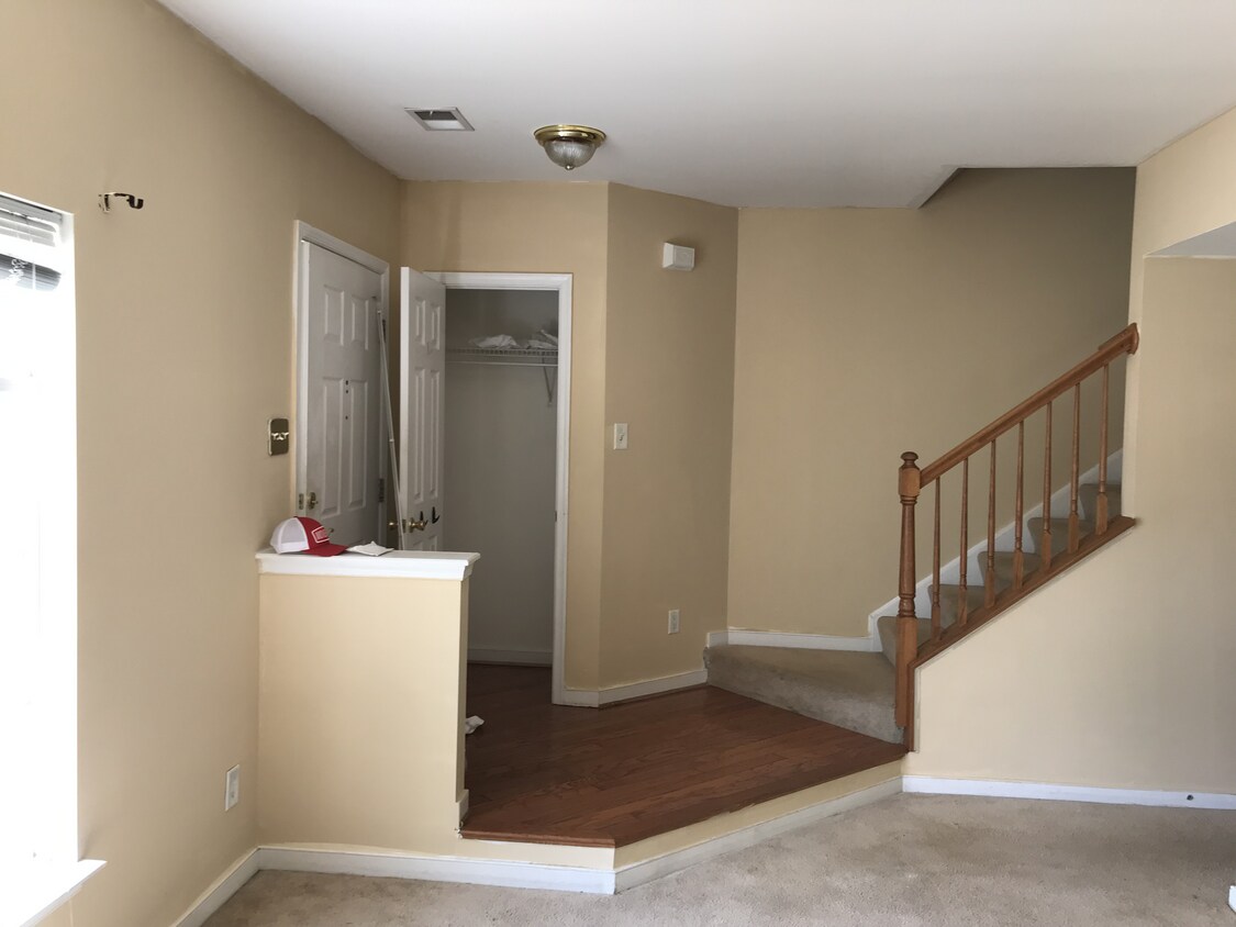 Foto principal - 8612 Springwater Dr